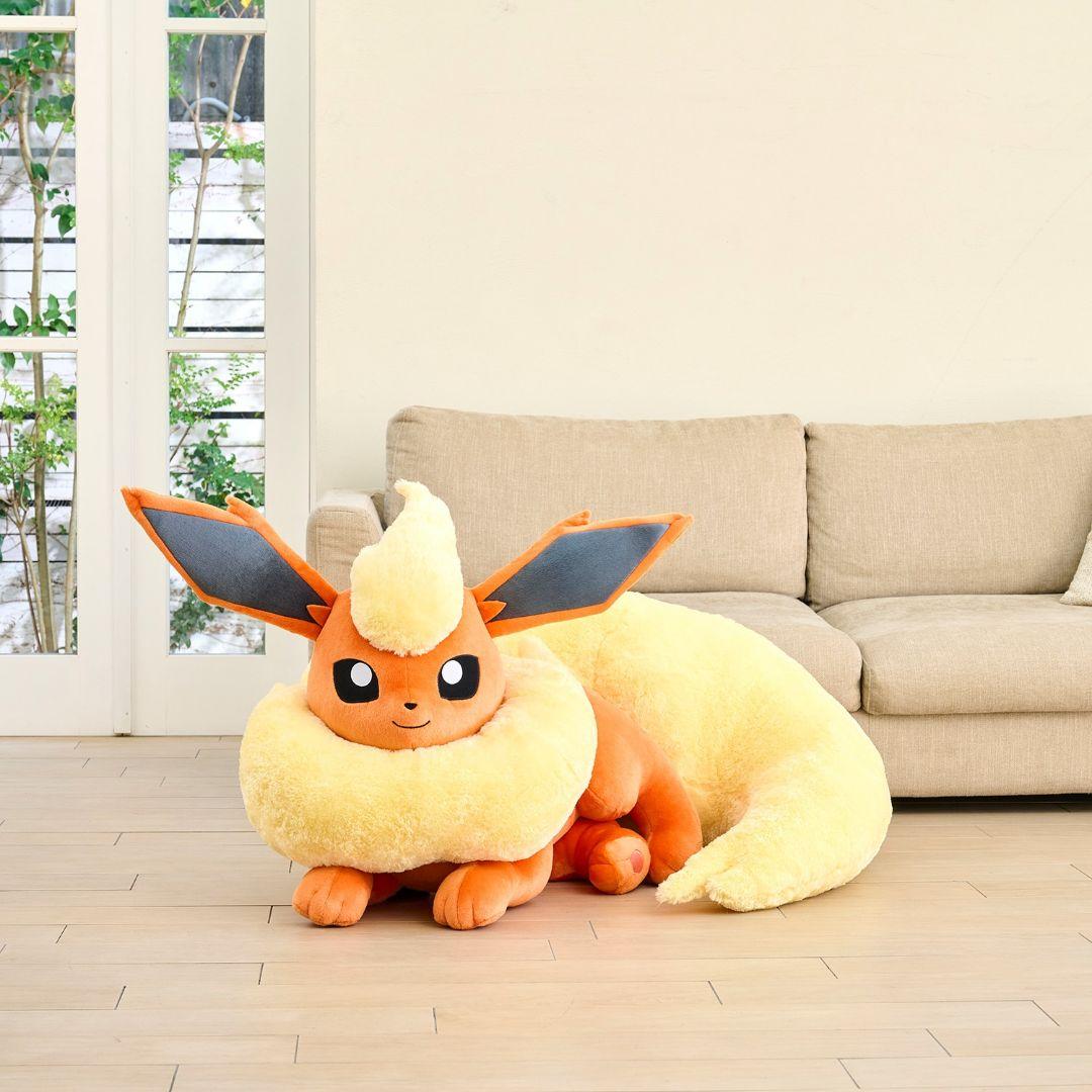 ポケモン　ぬいぐるみ 等身大ブースター 寝そべり