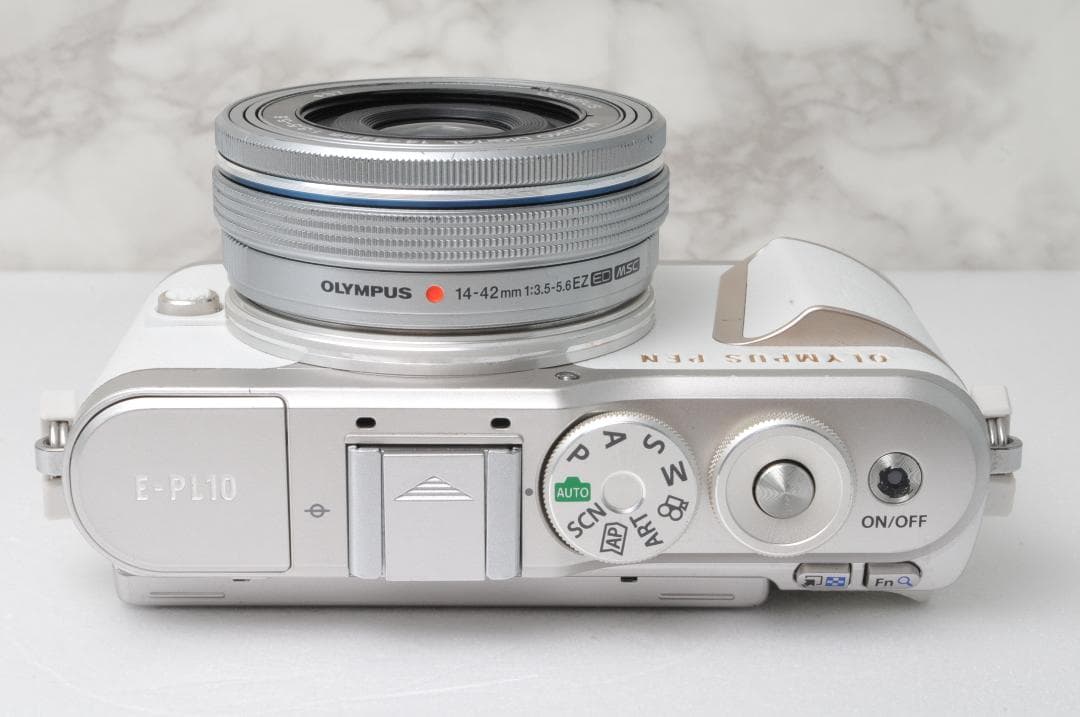 ショット数新品級❣️OLYMPUS PEN E-PL10⭐️Wi-Fi ミラーレス