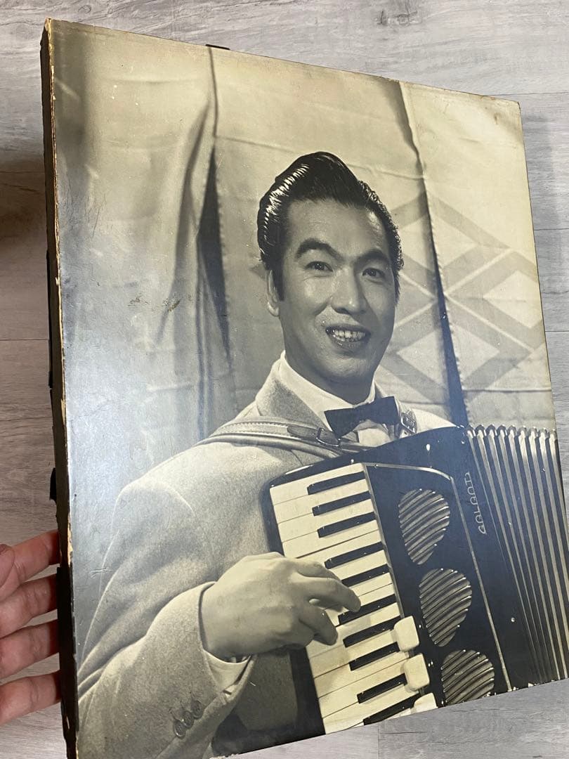 岡晴夫　パネル写真