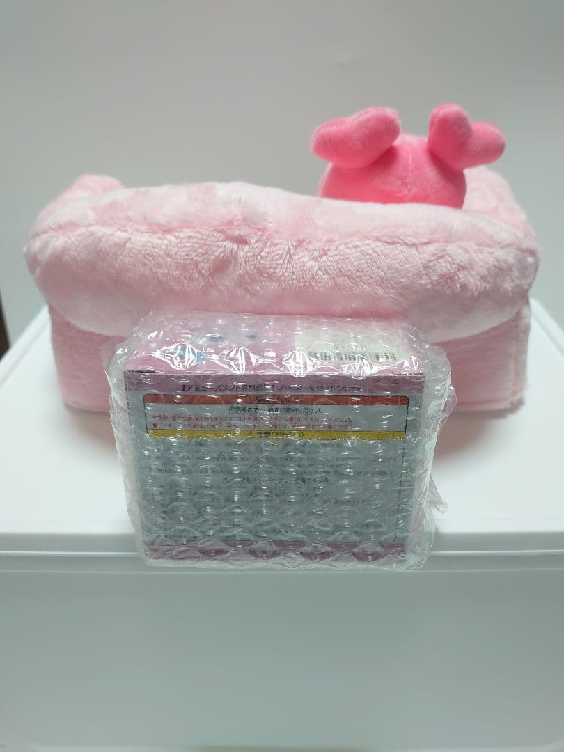 【MOMO•モモ】TWICE　ティッシュカバー　チャーム　缶バッジ　アクスタ