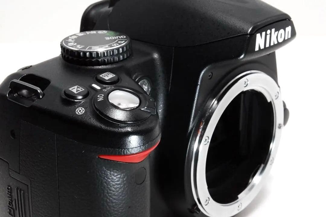 紅葉もキレイに撮れる✨ Nikon D3000 レンズキット 初心者も安心♥️