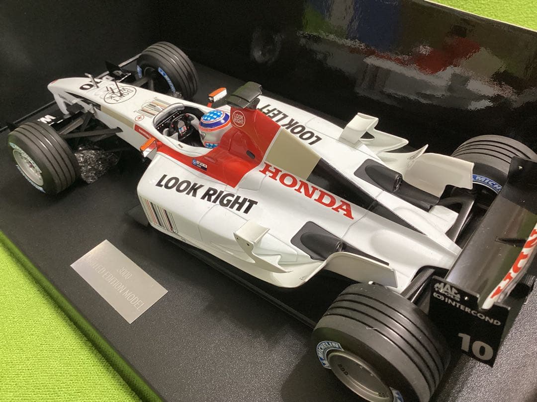 ミニチャンプス 新品 BARホンダ 佐藤琢磨 3,000台限定9×7×26cm