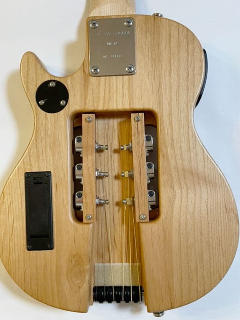 MK-II Steel Spruce ヘッドレスギター・ケース・ベルト