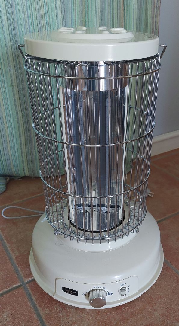 アラジン　グラファイトヒータ　電気ストーブ