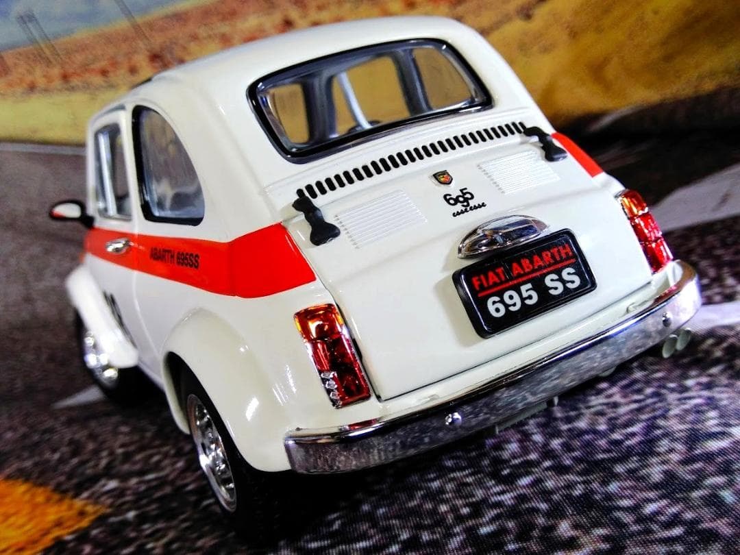 1/18 ロードシグネチャー 1963 フィアット アバルト 695SS