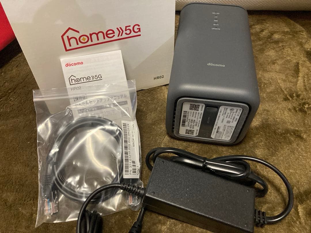 docomo 5G HR02 【使用2ヶ月/美品】