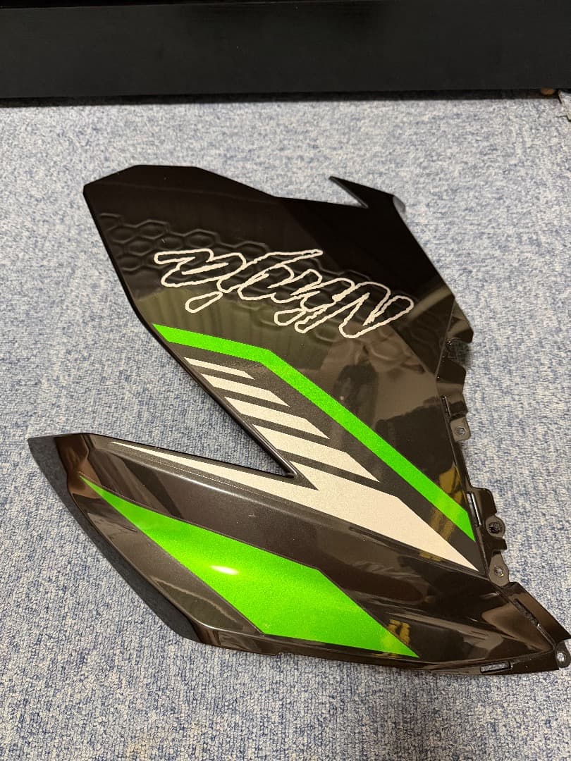 ninja400 純正サイドカウル（左、右）　2024年式