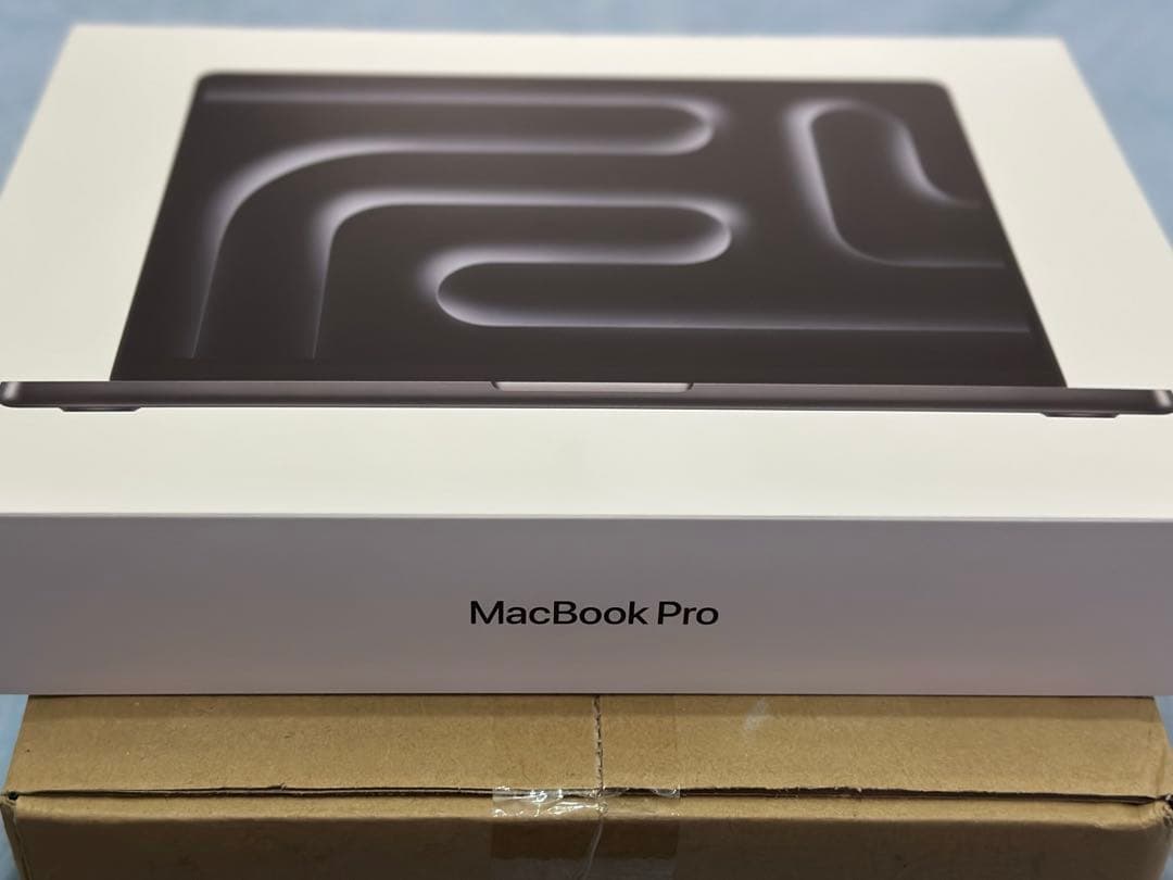 新品 Apple MacBook Pro 14.2inch MDE04J/A