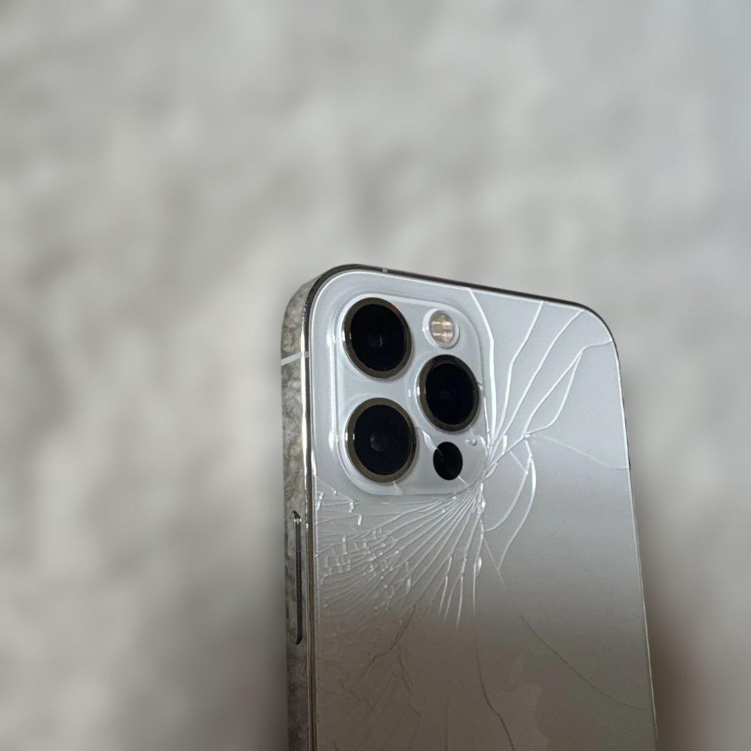 iPhone 12Pro ホワイト 背面ひび割れ 箱あり SIMフリー