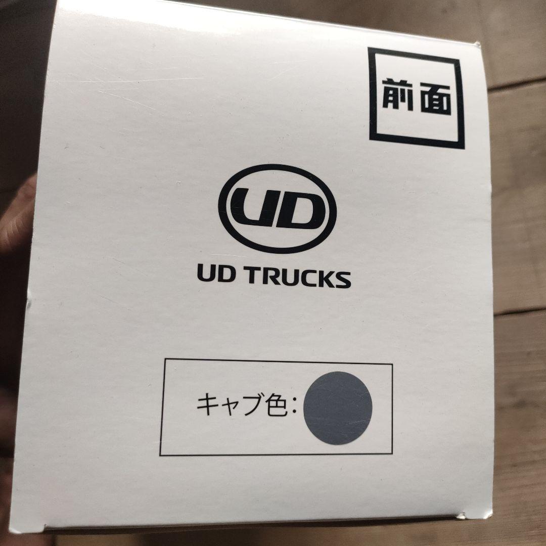 UDトラックス 1/43 Quon トラック　シルバー