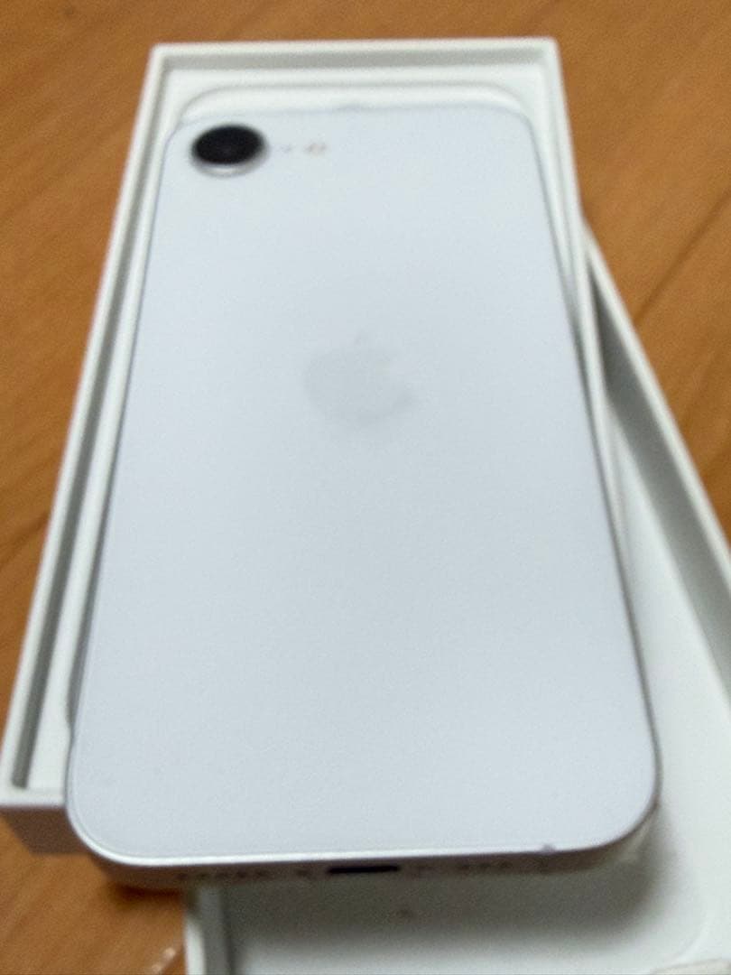 Iphone 16e 本体