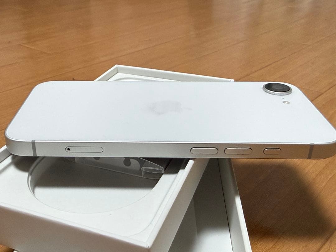 Iphone 16e 本体