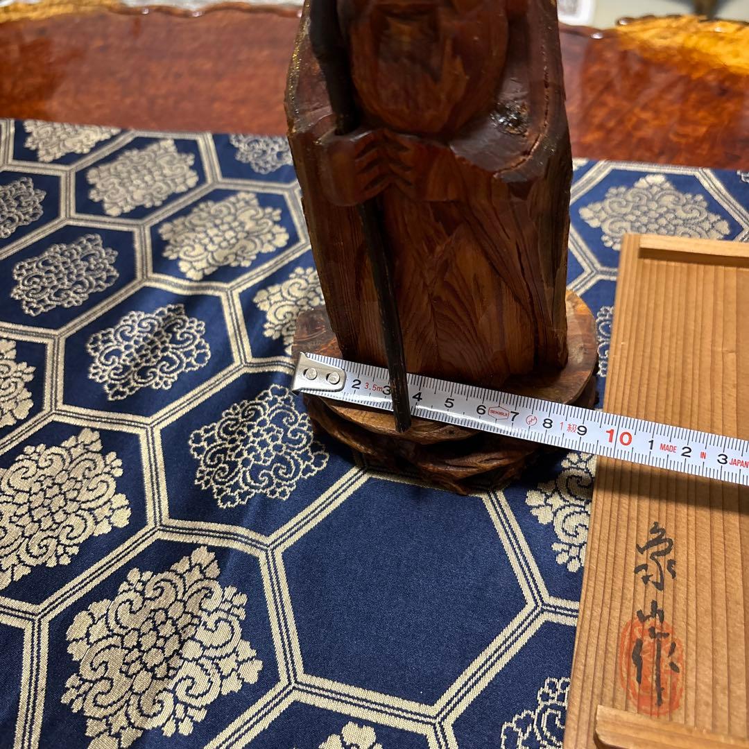 木製老人彫刻 杖付き 伝統的