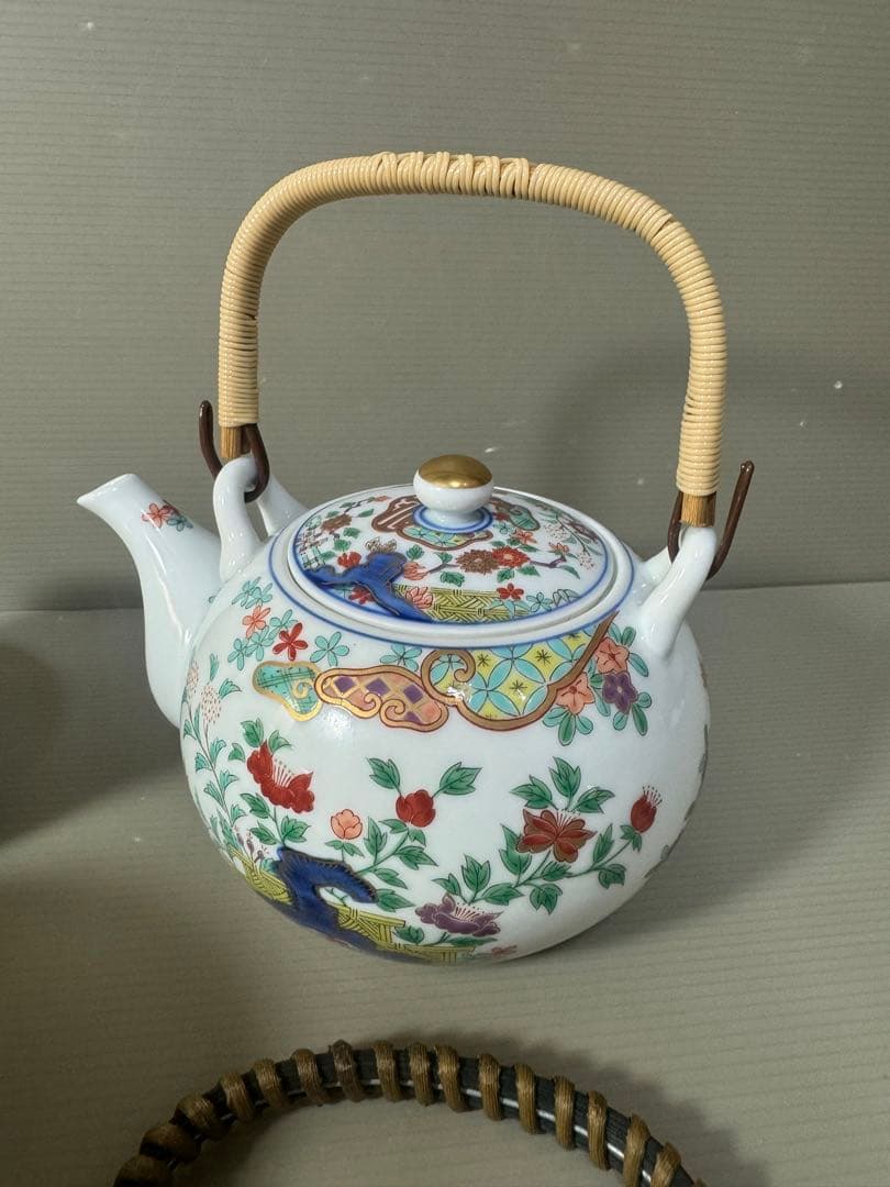 2399 有田焼　弥左衛門　茶器セット　急須1客　湯呑蓋付4客　金彩