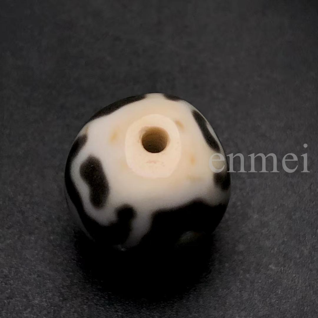 中国古美術・藏區回流・老料高油・達洛製・宝瓶天珠・西蔵工芸・瑪瑙・闢邪消災・根付