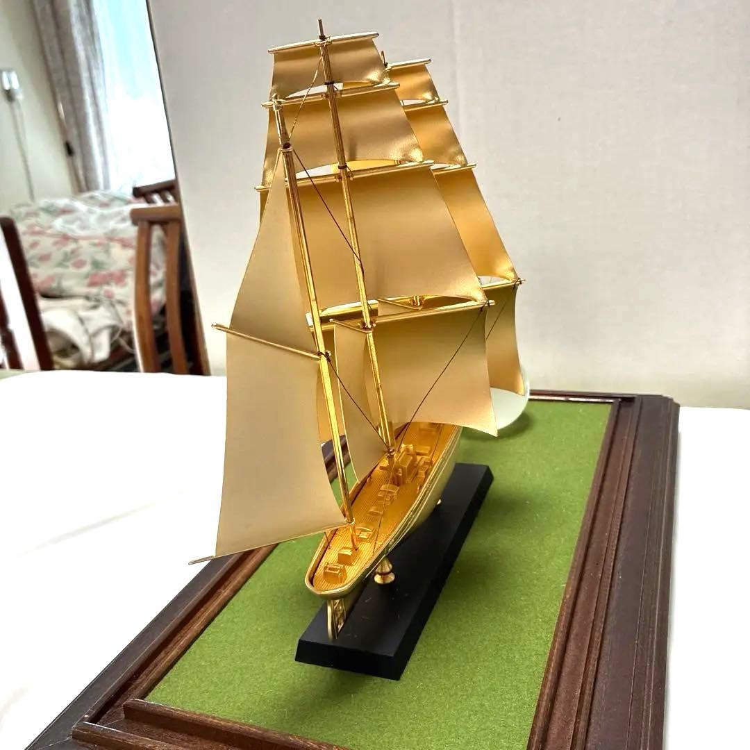 美術工芸品「咸臨丸」　金属製帆船　 ガラスケース付き