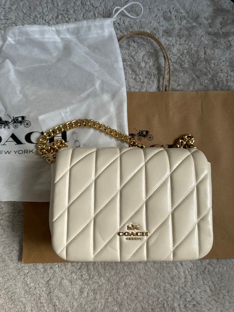 COACH アイボリー キルティング ショルダーバッグ【美品】