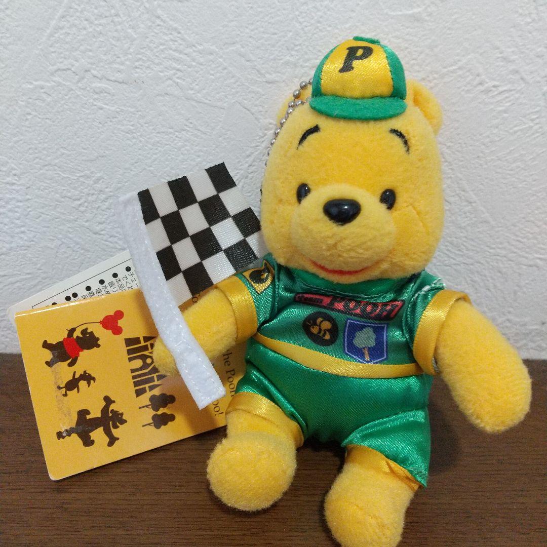 新品　タグ付き　プーさん トゥモローランド ぬいぐるみバッジ