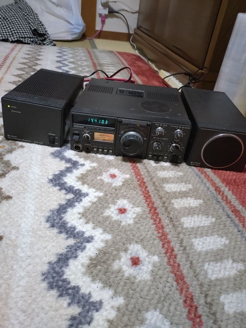 アマチュア無線機　TS-130V (備品含む)　TRIO