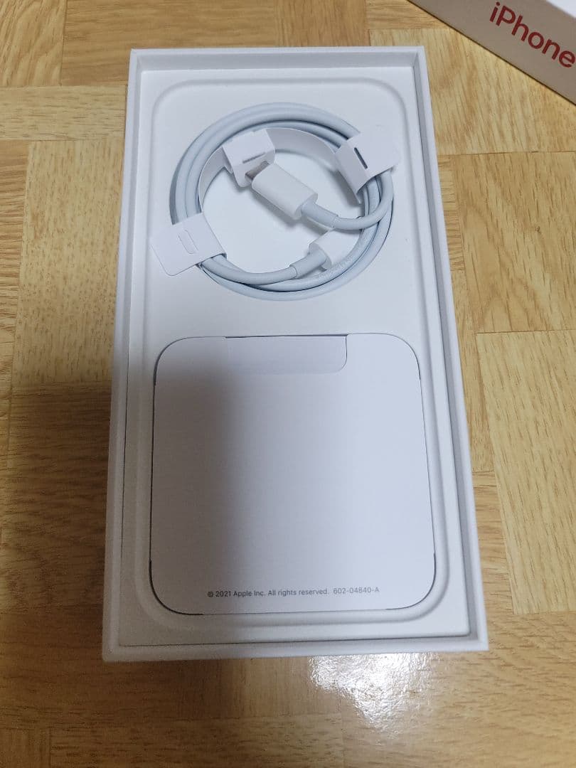 iPhone13　512GB
