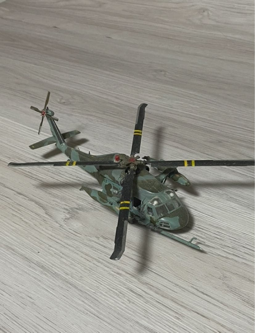 値下げしました。1機壊れてヘリコプターモデル6機になりました。