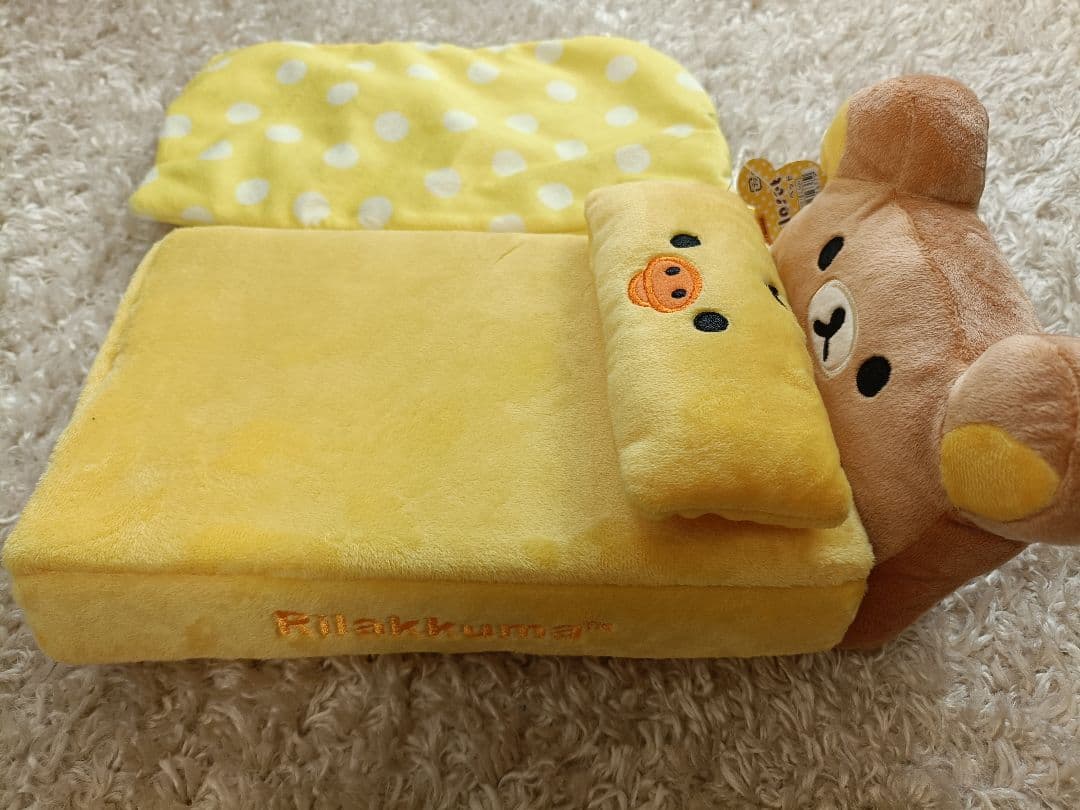 激レア！新品タグ付き　リラックマクローゼットベット 枕＆ブランケット付き