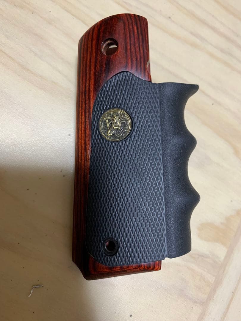 美品　パックマイヤー木製 ラバーグリップ M1911A1 コルト ガバメント