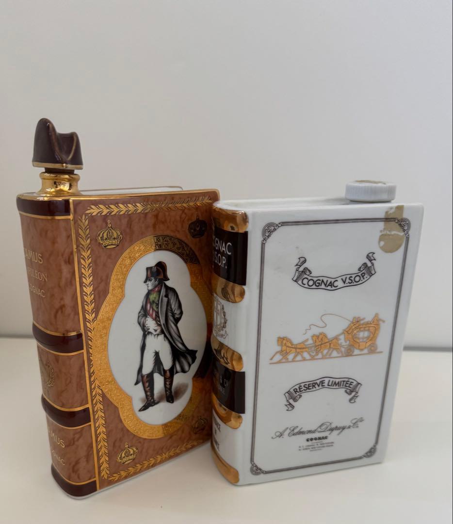 L.G.Daurn Français デキャンタ、ブック型ブランデー空瓶2ケ添え