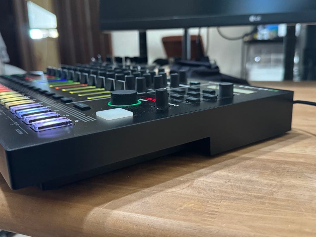 Roland　AIRA series TR-8S