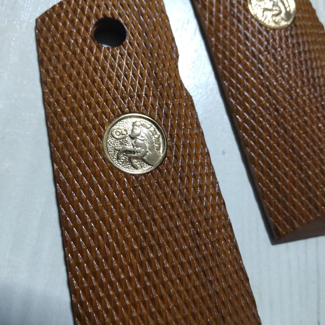 老舗 ヘレッツ社 ガバメントオフィサーズ用木製グリップ 中古扱い