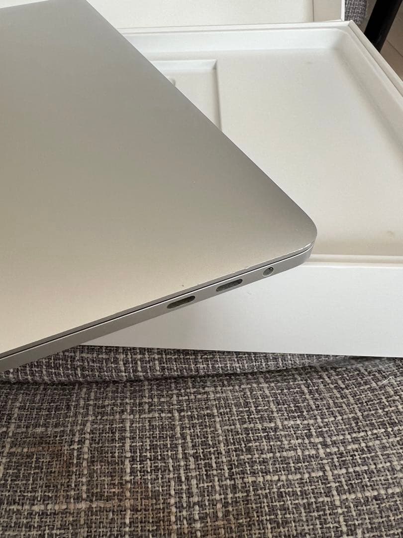 MacBook Pro 13インチ 2016年モデル／タッチバー付き【ジャンク】