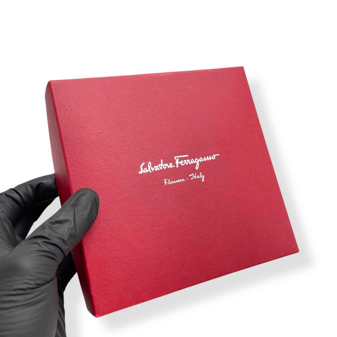 極美品 サルヴァトーレフェラガモ Ferragamo ヴァラ カチューシャ　茶