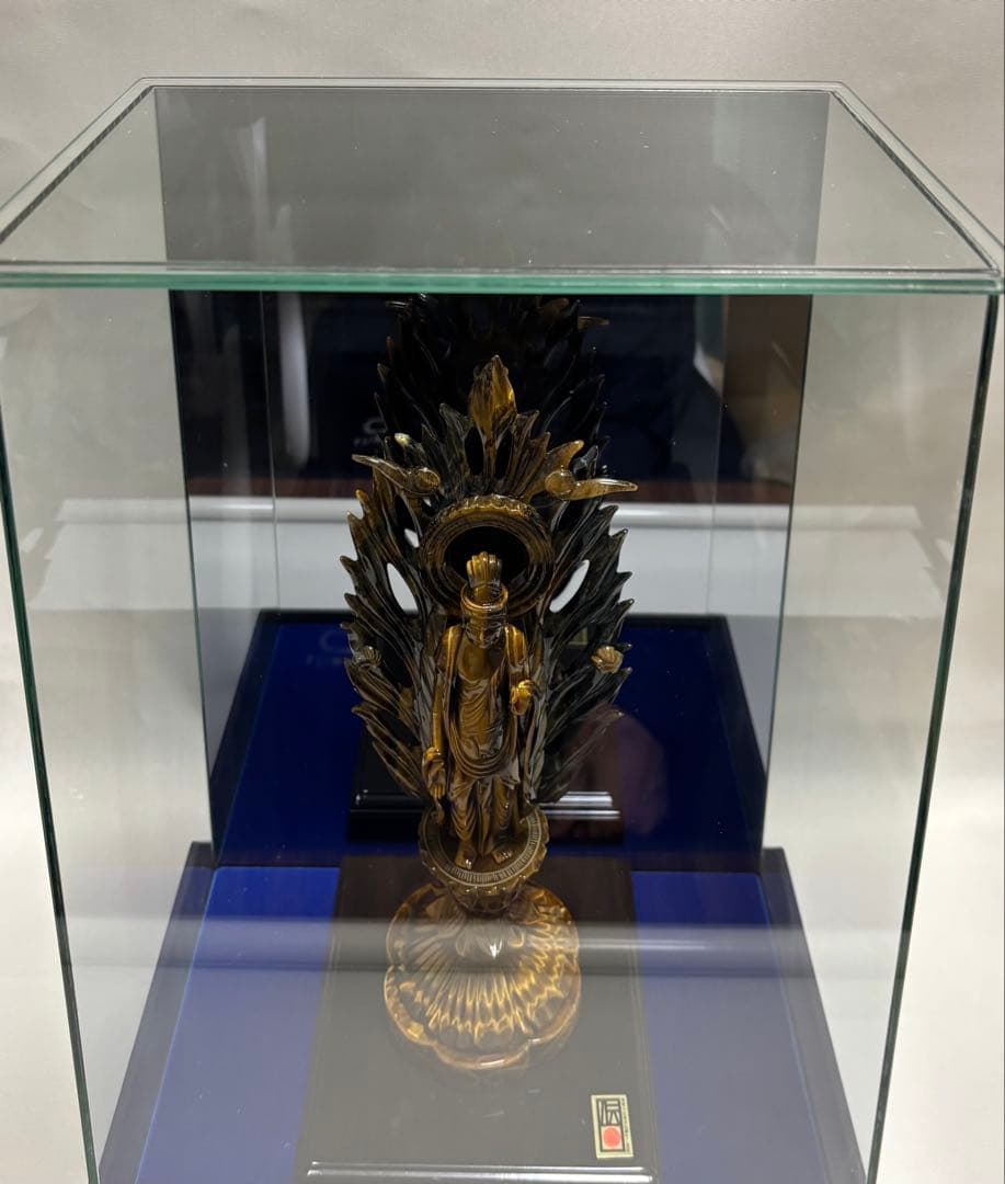 #伝統工芸士 田中保山（甲州水晶貴石細工） 虎目石 聖観音像 ガラスケース入り
