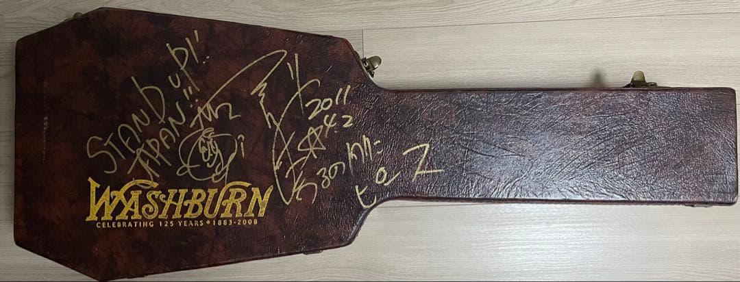 Washburn アコースティックギター ハードケース付き　つるの剛士サイン入り