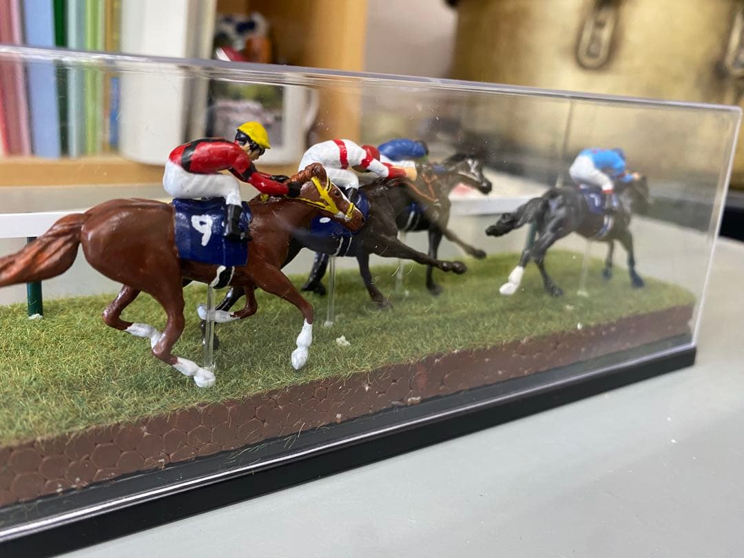 期間限定価格　競馬フィギュア　天皇賞・秋　イクイノックス　（ジオラマ）
