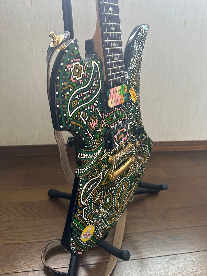 hideモッキンバード 自作アメーバペイントギター