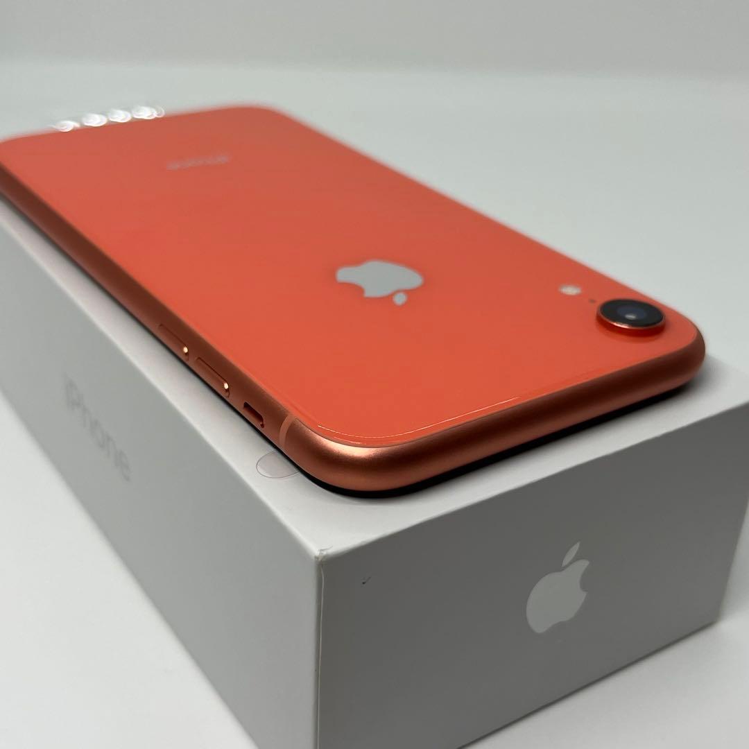 未使用　iPhone XR 128 GB SIMフリー　コーラル　本体