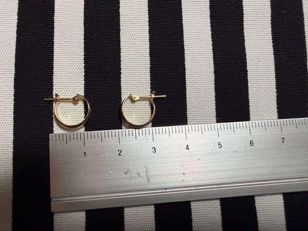 18金　3×10㎜　ミニフープピアス イエローゴールド K18