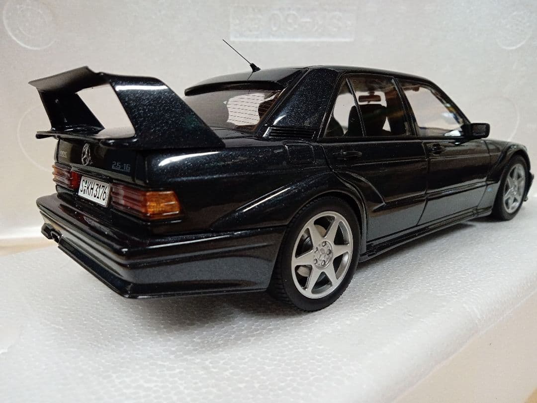 オートアート 1/18 メルセデスベンツ 190E 2.5-16 EVO Ⅱ 黒