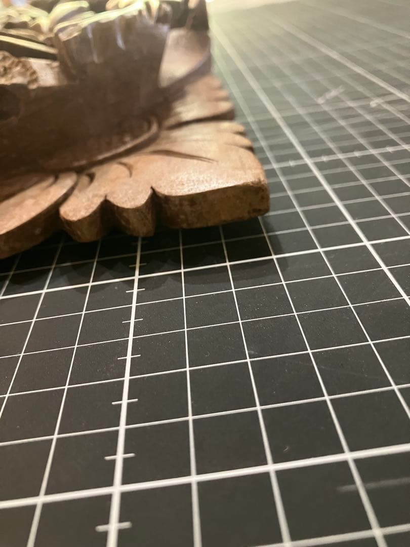 バリ風木製彫刻レリーフ　約横33cm x 縦34cm