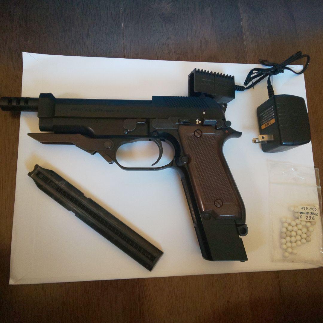 ベレッタ M93R