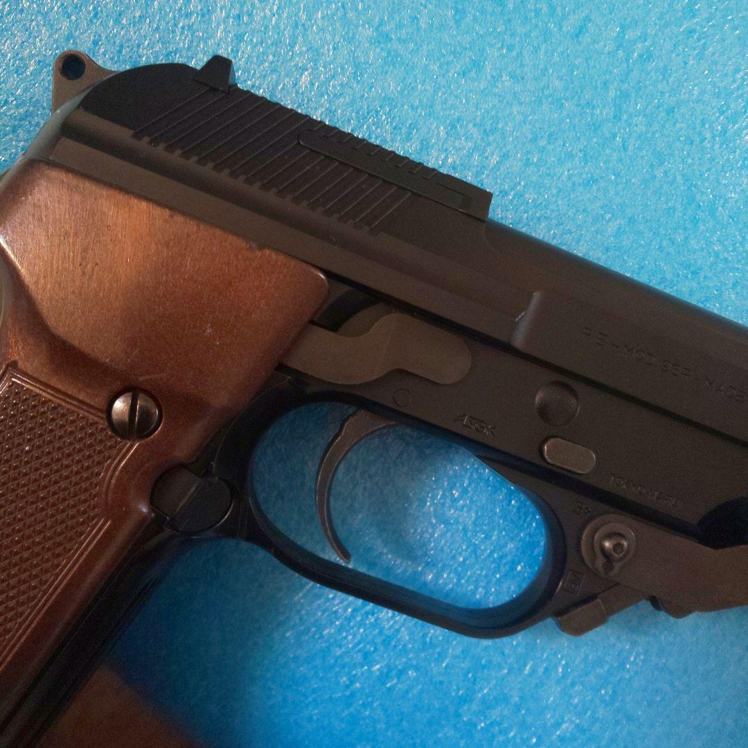 ベレッタ M93R