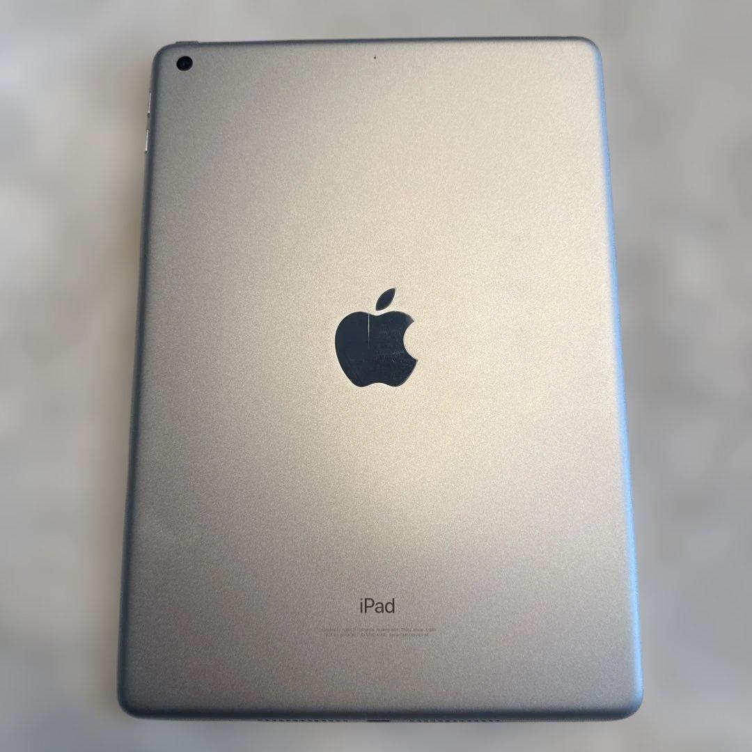 Apple iPad 第6世代　A1893　Wi-Fiモデル　シルバー　32GB