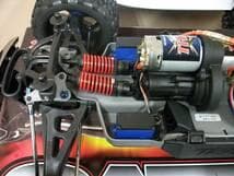 トラクサス　E-REVO　1/8？　1/10？ツインM　新品