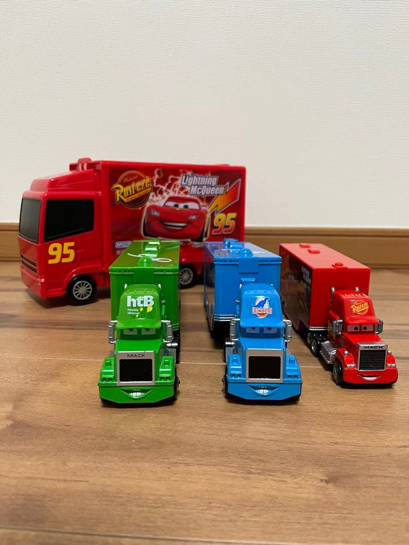 まとめ売り　カーズ　おもちゃ　コンボイ　トレーラー　マック　トミカ　タカラトミー