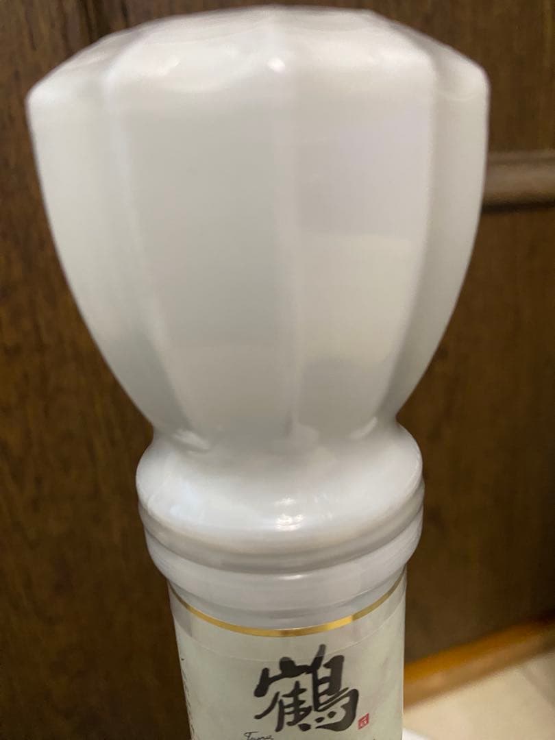 終売品　ニッカ　鶴 17年 陶器ボトル　カートン付属