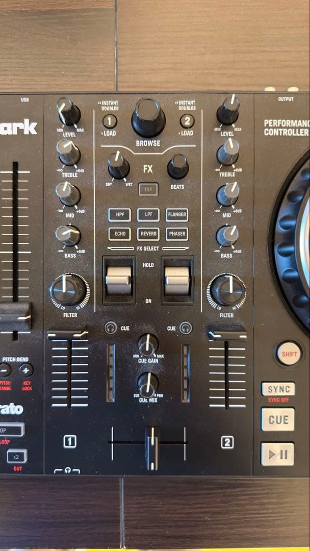 値下げ！Numark Mixtrack Pro FX DJコントローラー