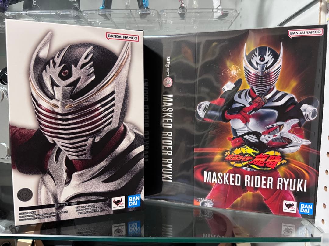 S.H.Figuarts (真骨彫製法）仮面ライダー龍騎　オリジナルスリーブ付き