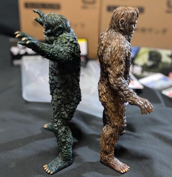 サンダ＆ガイラ怪獣番外地（バンダイプレミアム）ソフビフィギュア２体セット