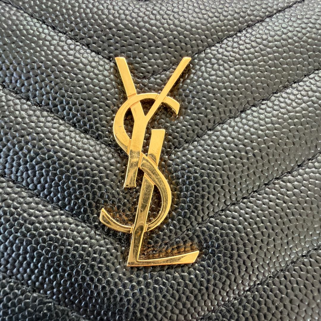 【ハルイロ】　　極美品イヴ・サンローランYSL レザー二つ折り財布 黒